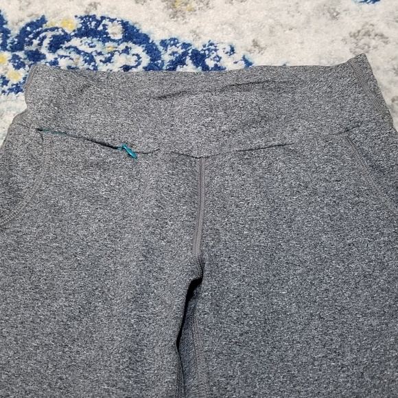The North Face Cropped Jogger Pant Heather Gray XS - Picture 4 of 5